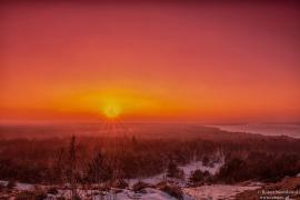 Zimowy zachód Słońca nad Pustynią Błędowską...